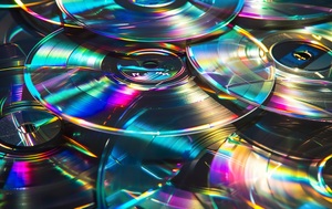 「紙は減ったのにデータ爆増」新たな資源問題と戦う「ホログラフィックメモリー」とは